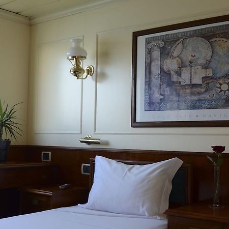 Invicta Ribeira Boat Hotel بورتو المظهر الخارجي الصورة