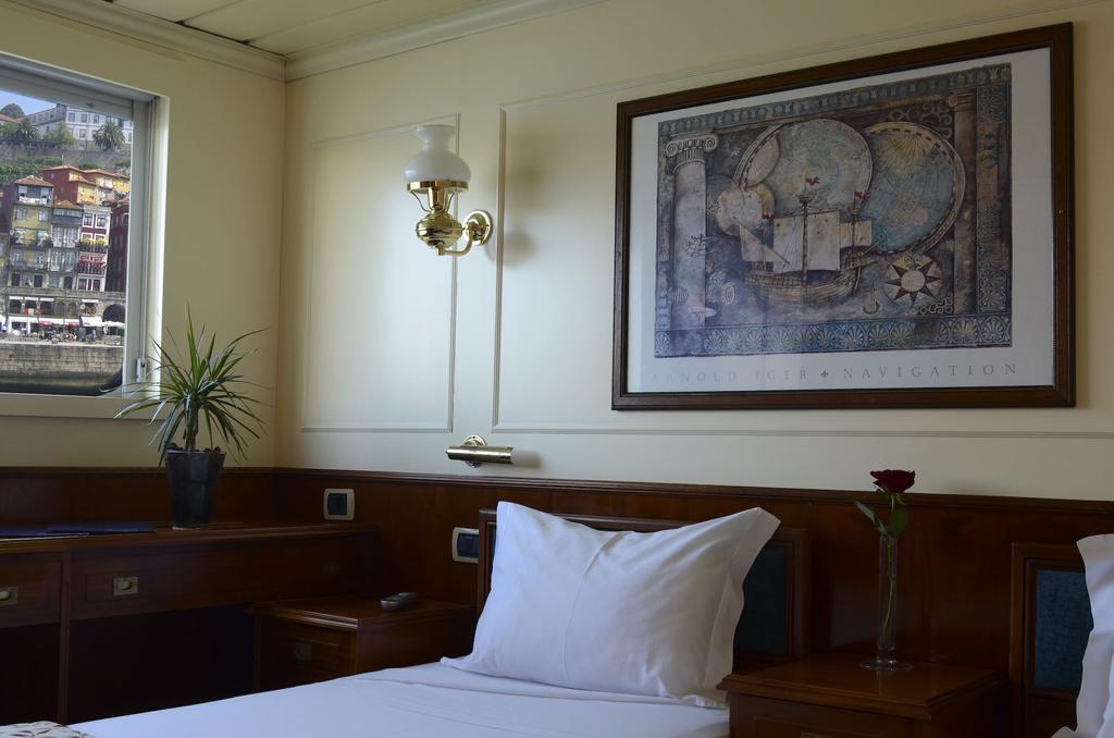 Invicta Ribeira Boat Hotel بورتو المظهر الخارجي الصورة