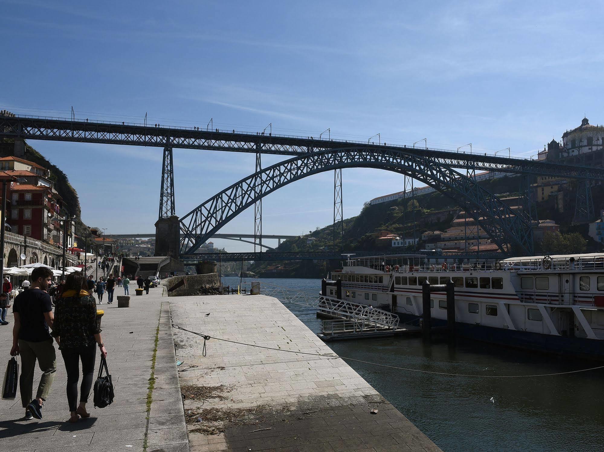 Invicta Ribeira Boat Hotel بورتو المظهر الخارجي الصورة