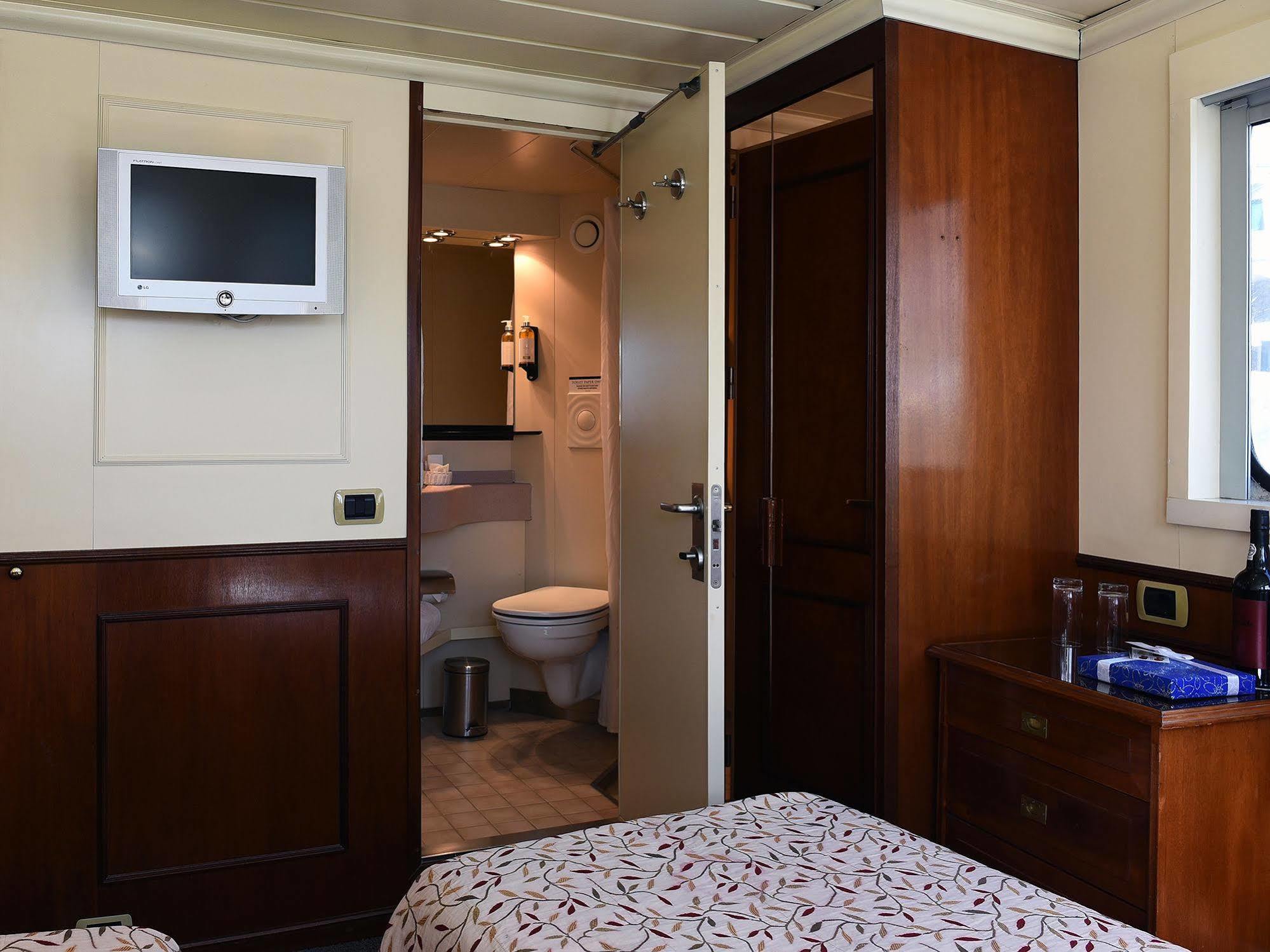 Invicta Ribeira Boat Hotel بورتو المظهر الخارجي الصورة