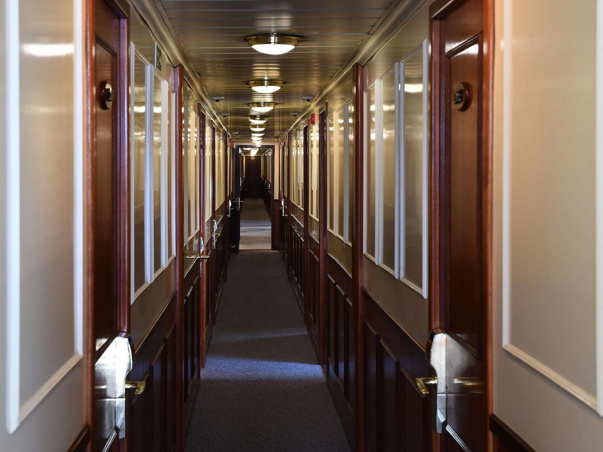 Invicta Ribeira Boat Hotel بورتو المظهر الخارجي الصورة